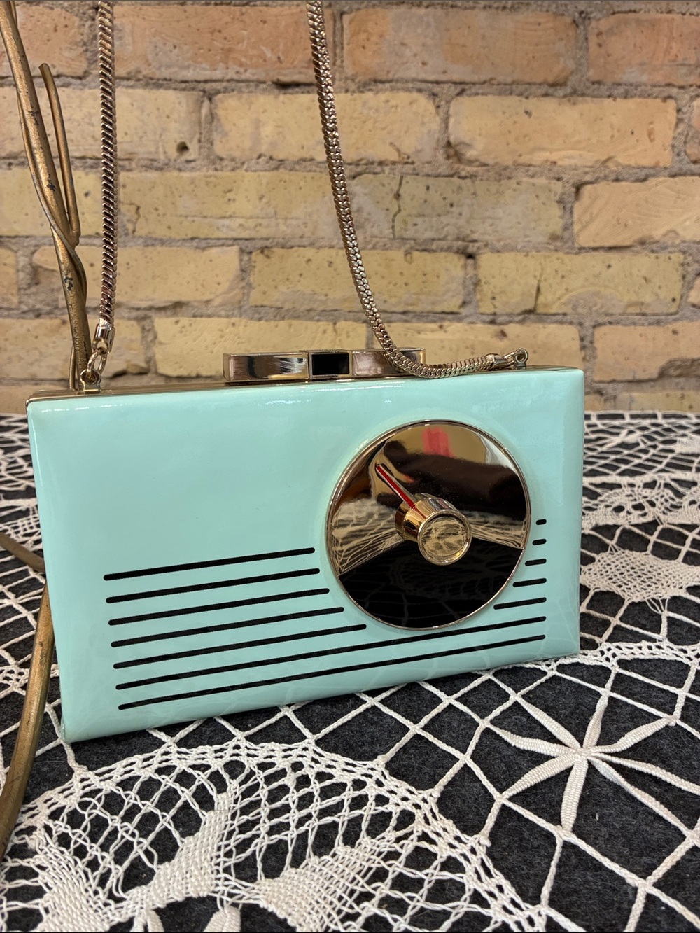 Kate Spade Retro Radio Mint Green Patent Box Clutch/Shoulder Bag Gold Hardware - Picture 2 of 10
